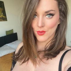 Picture of Scarlett Knight