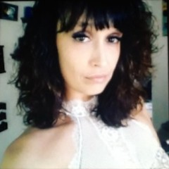 Picture of Dee